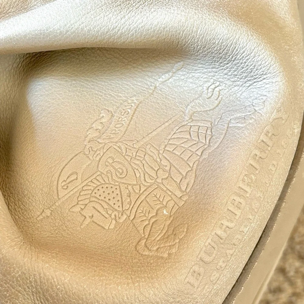 Authentic Burberry Leather Hobo Handbag | ivory - Picture 6 of 6